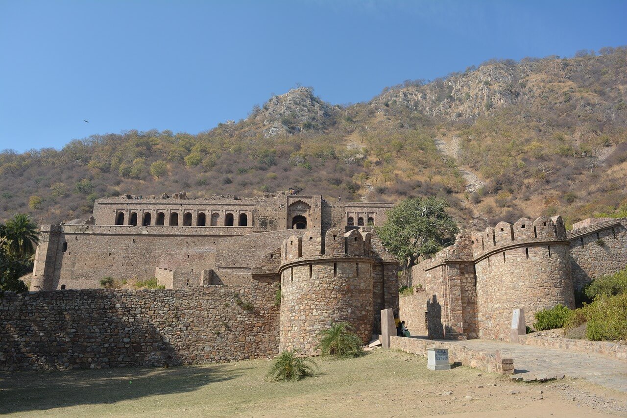 Bhangarh Fort Tour Packages | Ghost Fort of Rajasthan